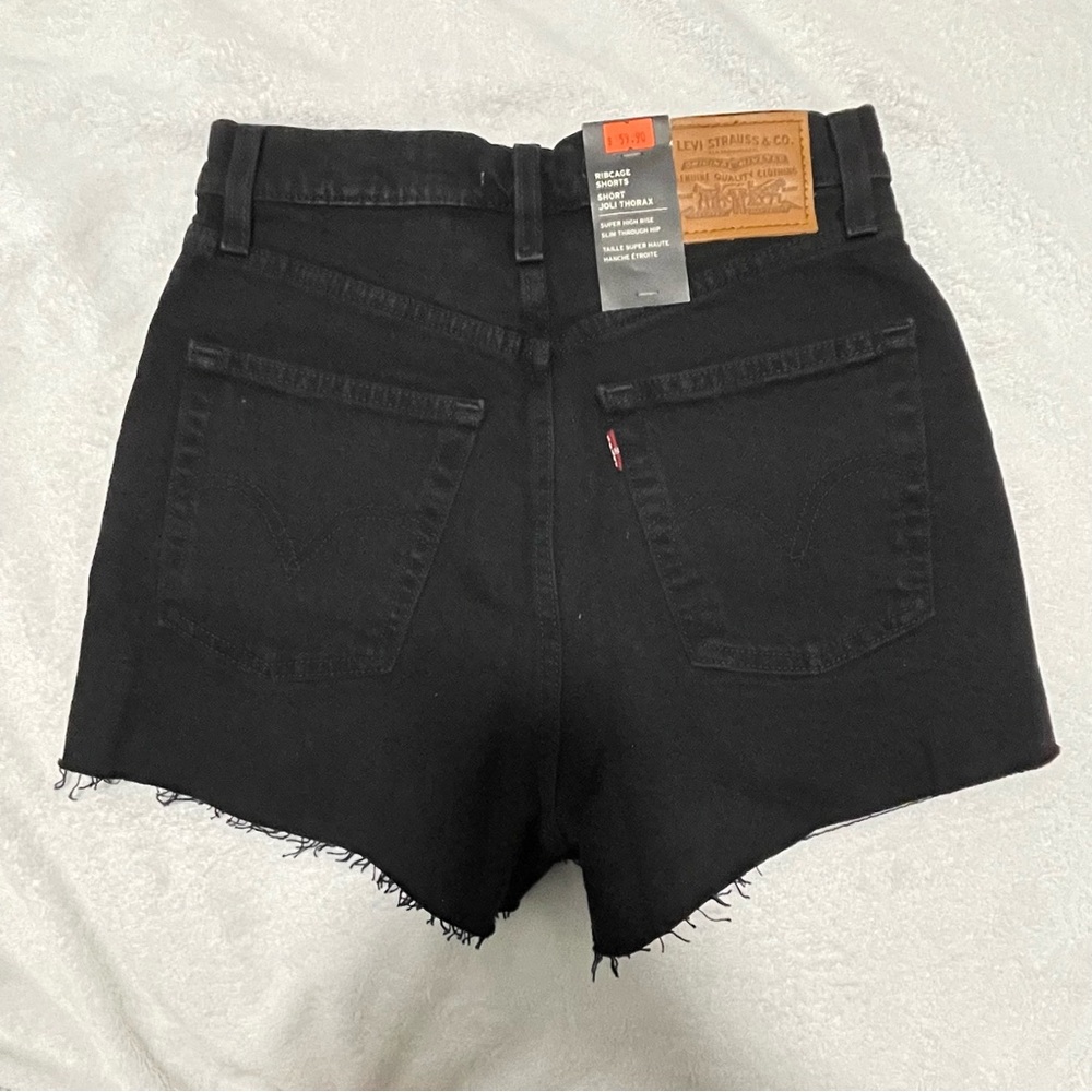 LEVI’S Ribcage Shorts - Picture 4 of 4